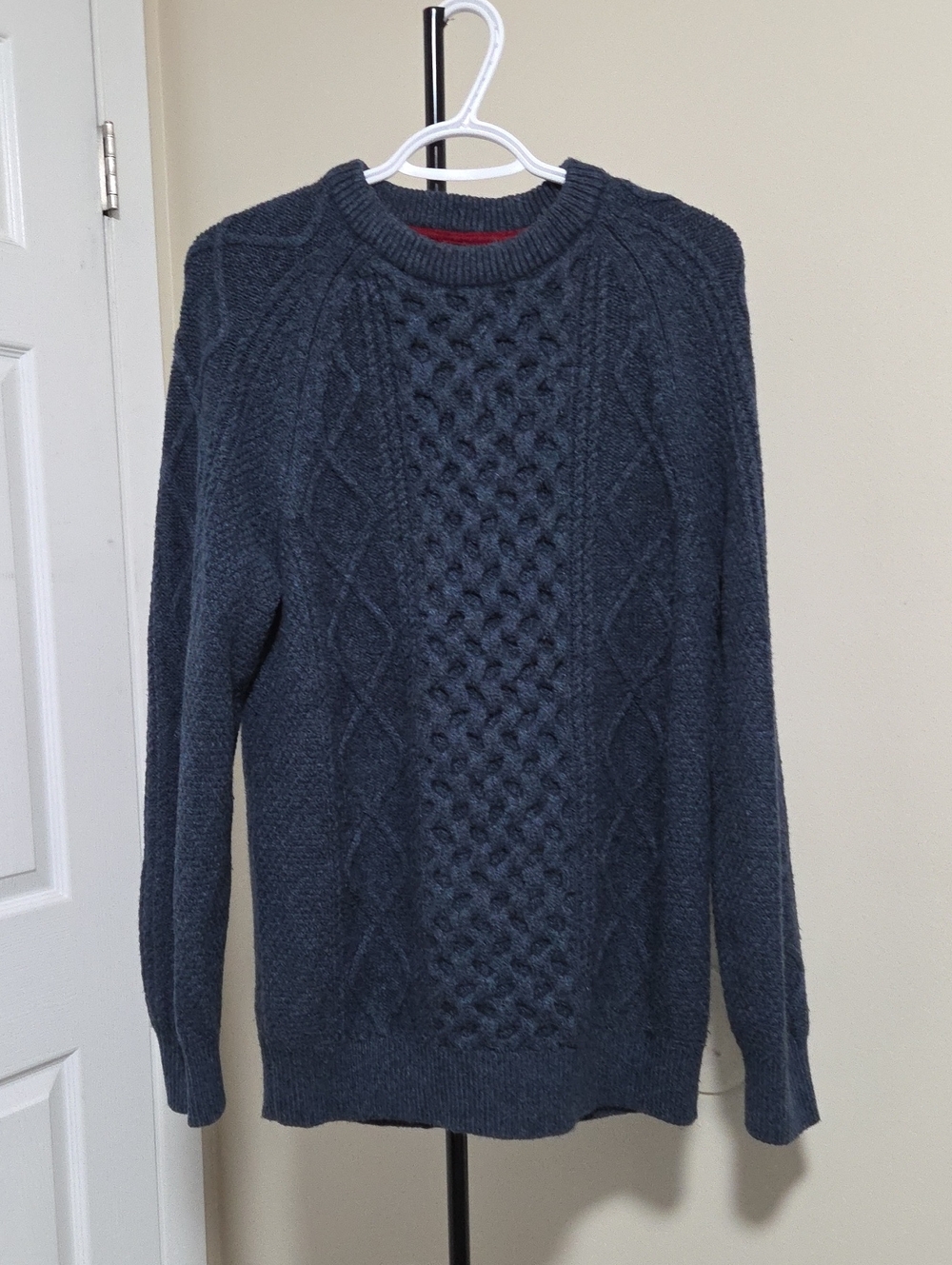 Men's Crewneck Cable Sweater in Charcoal Blue